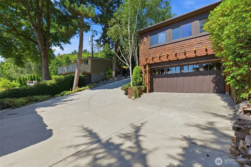 2111 SW 174th Street Burien WA 98166