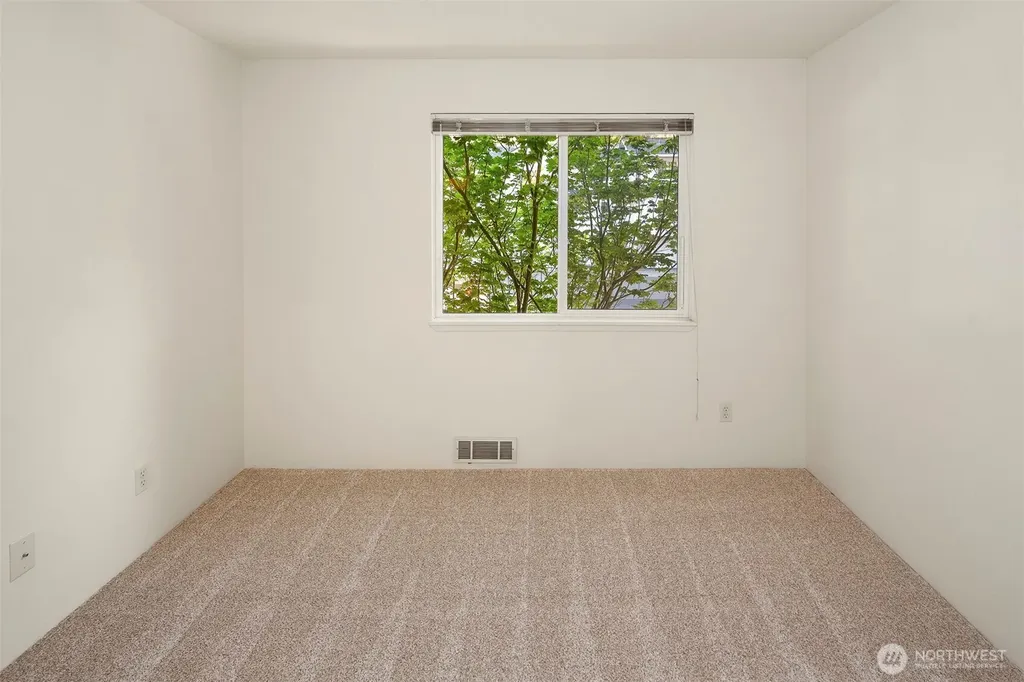 10822 E Riverside Drive Bothell WA 98011