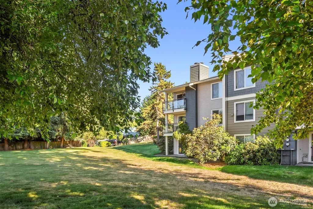 10822 E Riverside Drive Bothell WA 98011