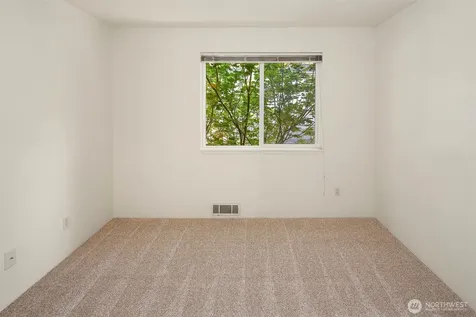 10822 E Riverside Drive Bothell WA 98011