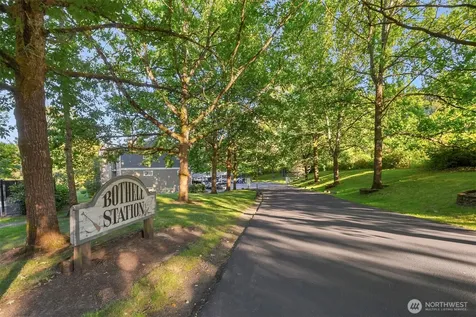 10822 E Riverside Drive Bothell WA 98011