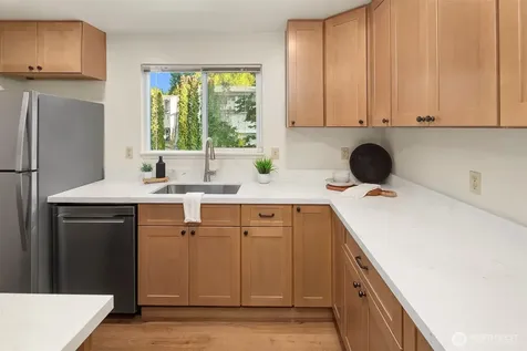 10822 E Riverside Drive Bothell WA 98011