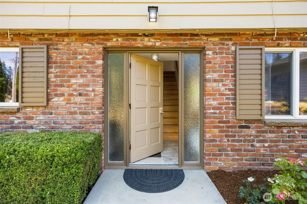 16711 NE 6th Place Bellevue WA 98008