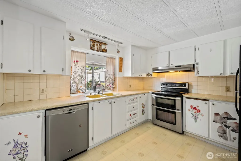 16600 25th Avenue NE Marysville WA 98270