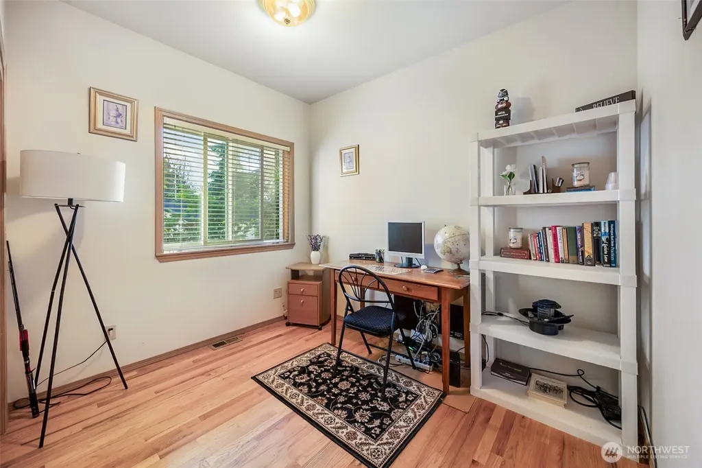 10821 Crestwood Drive S Seattle WA 98178