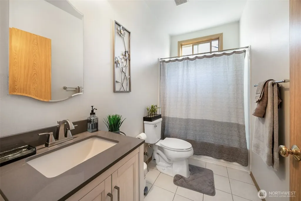 10821 Crestwood Drive S Seattle WA 98178