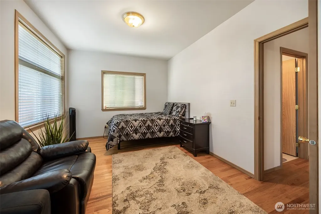 10821 Crestwood Drive S Seattle WA 98178