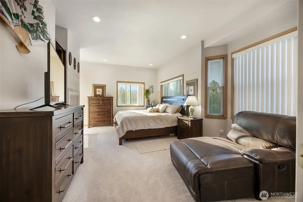10821 Crestwood Drive S Seattle WA 98178