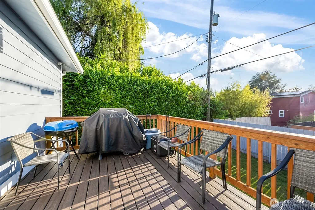 10821 Crestwood Drive S Seattle WA 98178