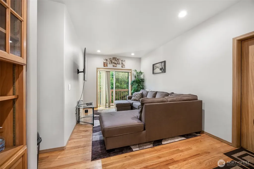 10821 Crestwood Drive S Seattle WA 98178