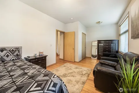 10821 Crestwood Drive S Seattle WA 98178