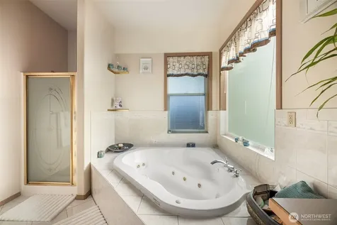 10821 Crestwood Drive S Seattle WA 98178