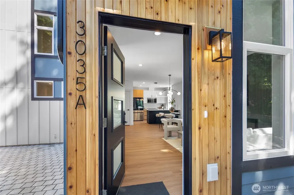 3035 21st Avenue W Seattle WA 98199