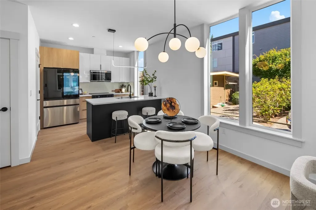 3035 21st Avenue W Seattle WA 98199