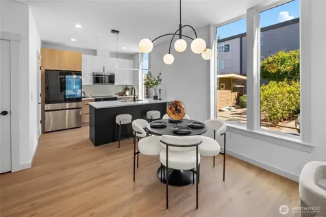3035 21st Avenue W Seattle WA 98199