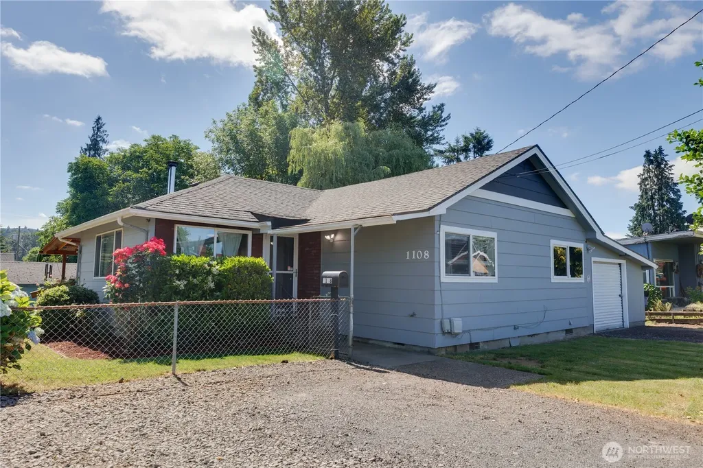 1108 S 8th Avenue Kelso WA 98626