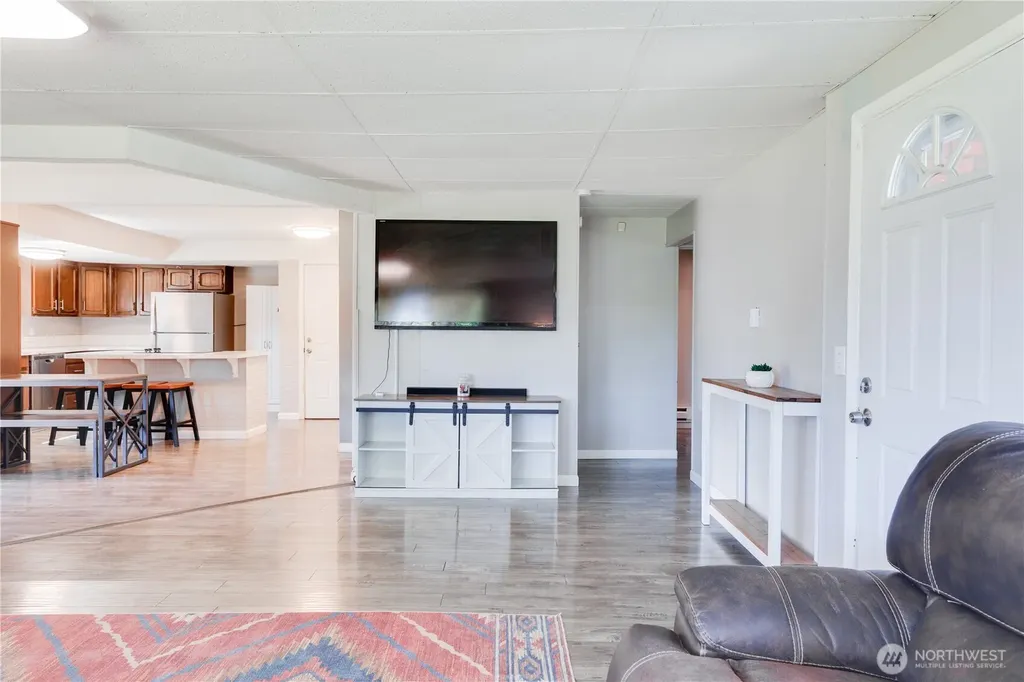 1108 S 8th Avenue Kelso WA 98626