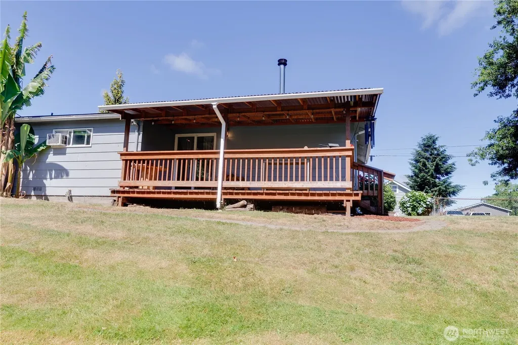 1108 S 8th Avenue Kelso WA 98626