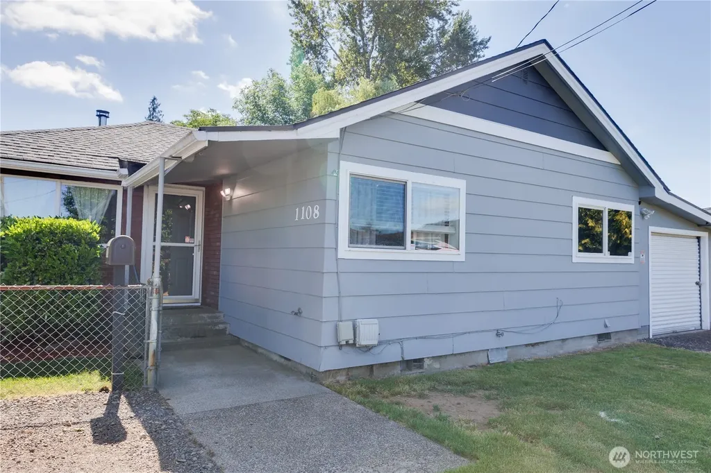 1108 S 8th Avenue Kelso WA 98626