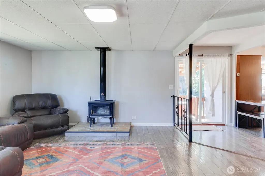 1108 S 8th Avenue Kelso WA 98626