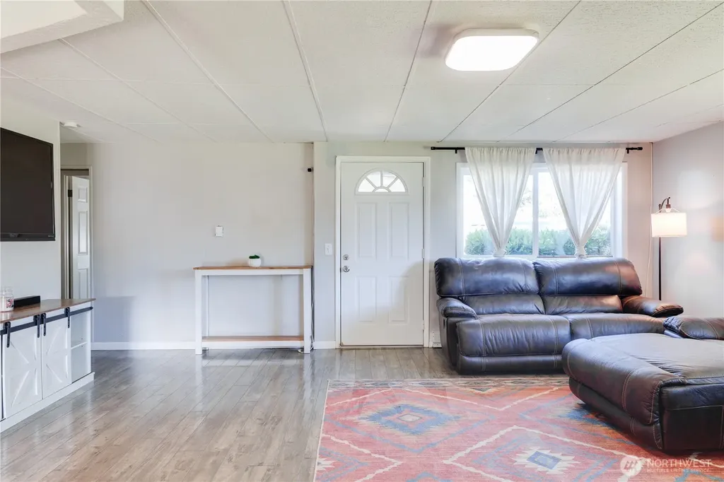 1108 S 8th Avenue Kelso WA 98626