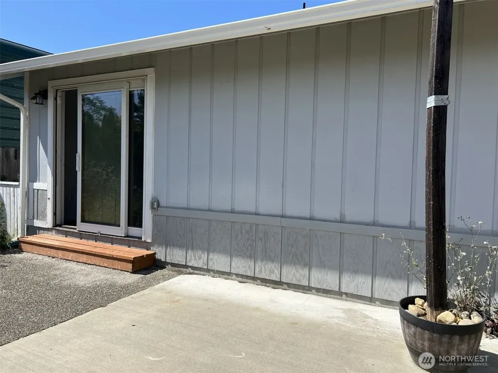 1124 Pinedrop Loop SE Olympia WA 98513