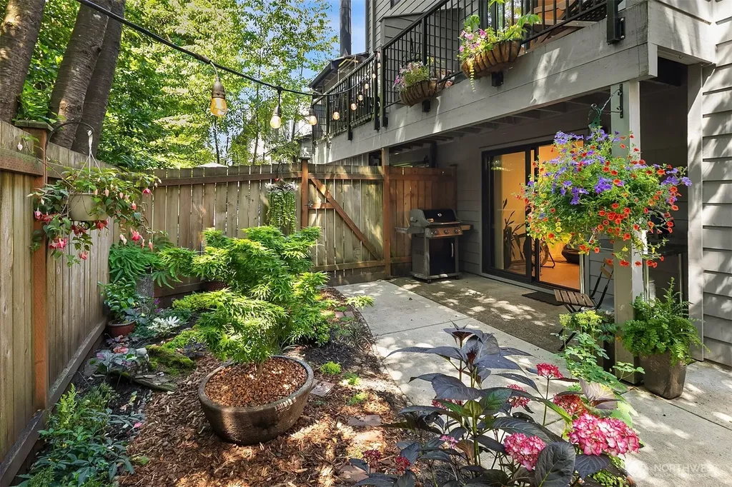 15628 8th Avenue SW Burien WA 98166