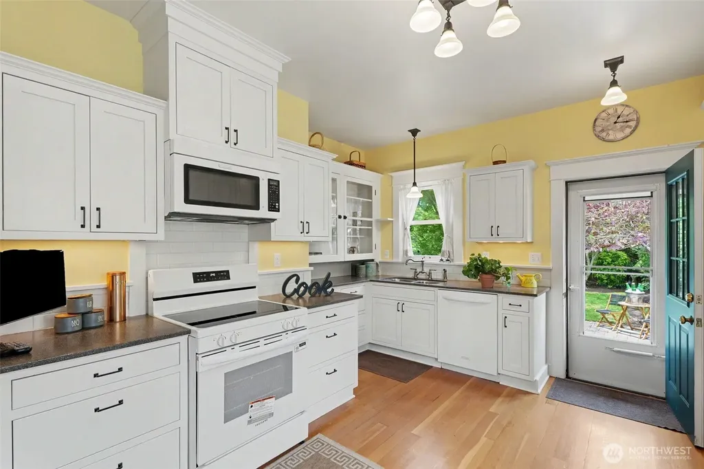 2856 NW 62nd Street Seattle WA 98107