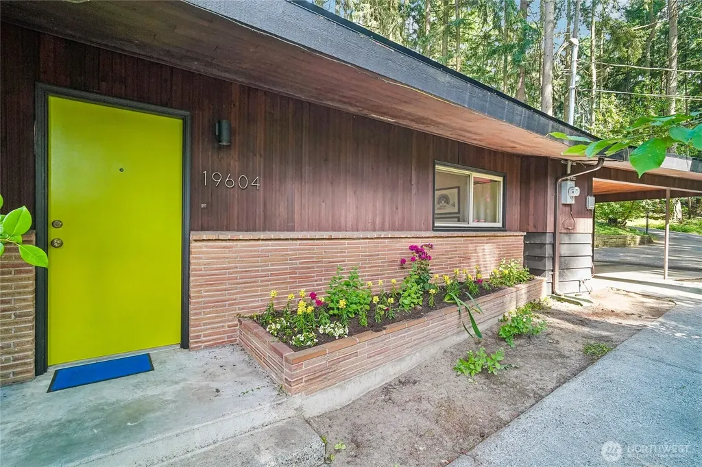 19604 10th Avenue NE Shoreline WA 98155