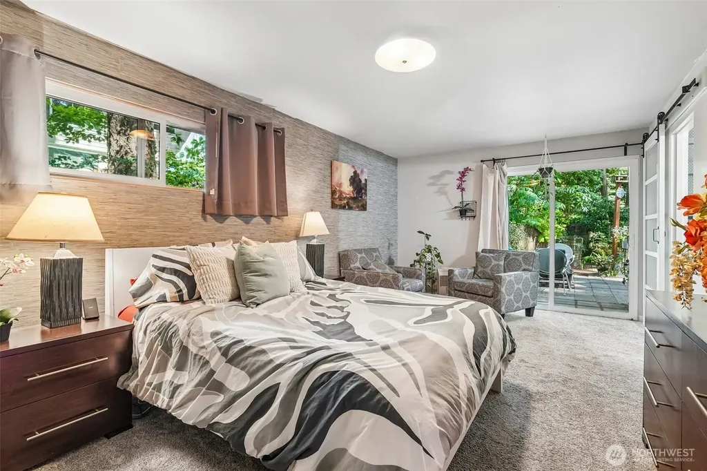 19604 10th Avenue NE Shoreline WA 98155