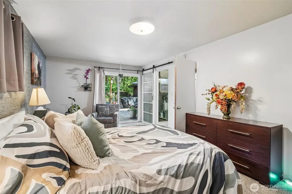 19604 10th Avenue NE Shoreline WA 98155