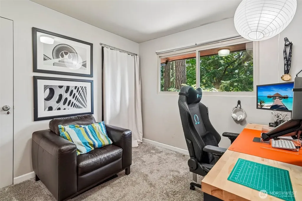 19604 10th Avenue NE Shoreline WA 98155