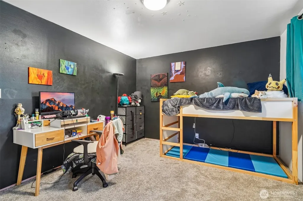 19604 10th Avenue NE Shoreline WA 98155