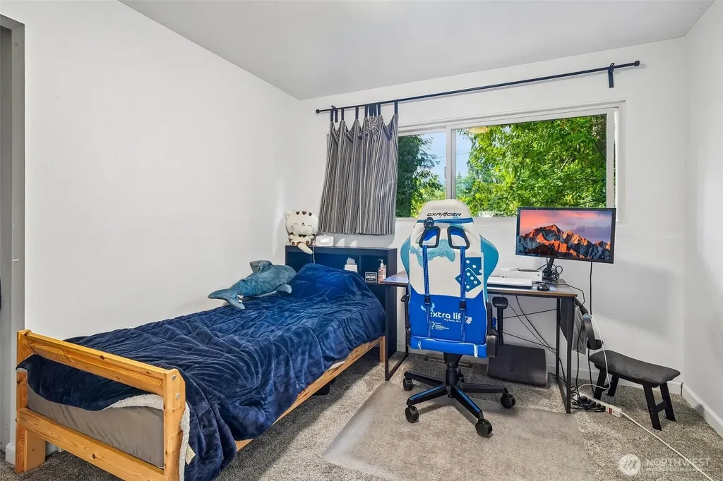 19604 10th Avenue NE Shoreline WA 98155