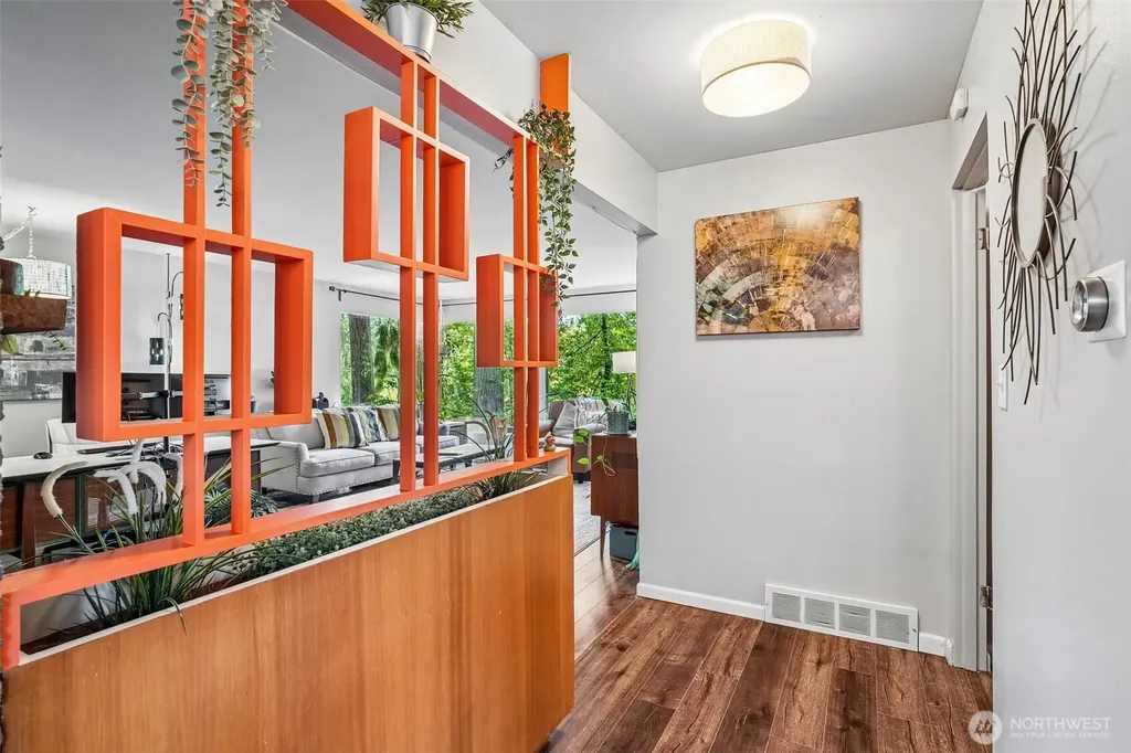 19604 10th Avenue NE Shoreline WA 98155