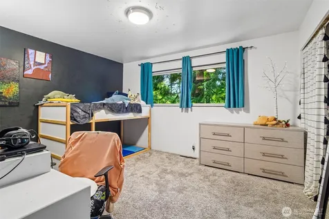 19604 10th Avenue NE Shoreline WA 98155