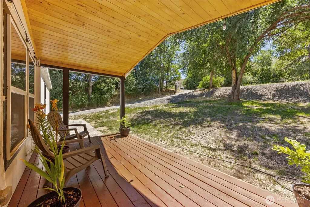 329 E Franklin Street Chelan WA 98816