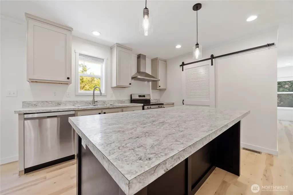 329 E Franklin Street Chelan WA 98816