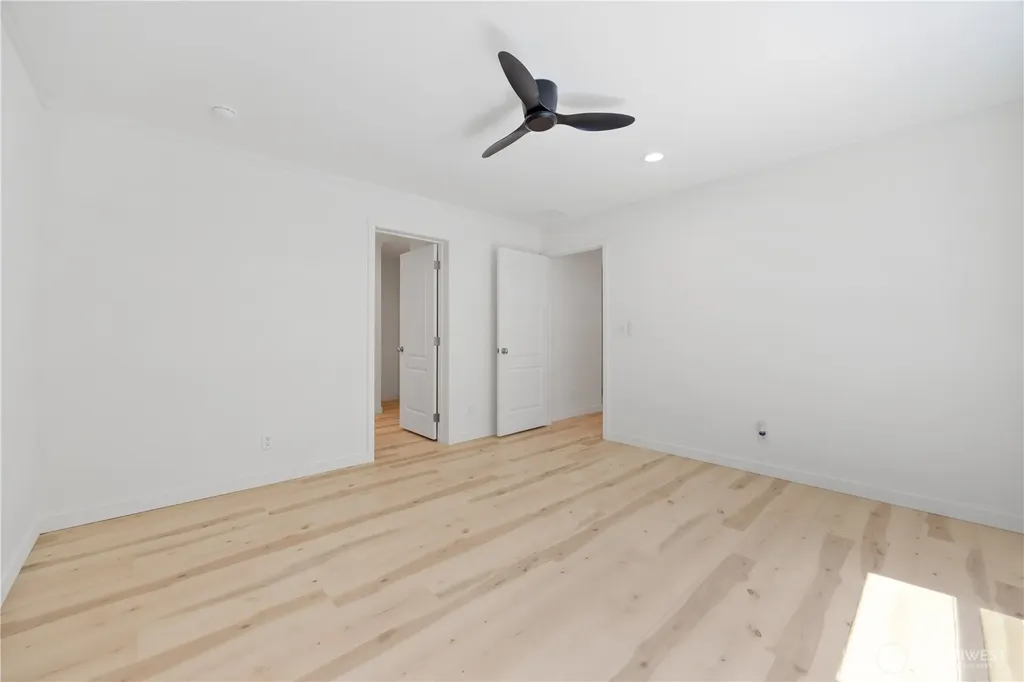 329 E Franklin Street Chelan WA 98816