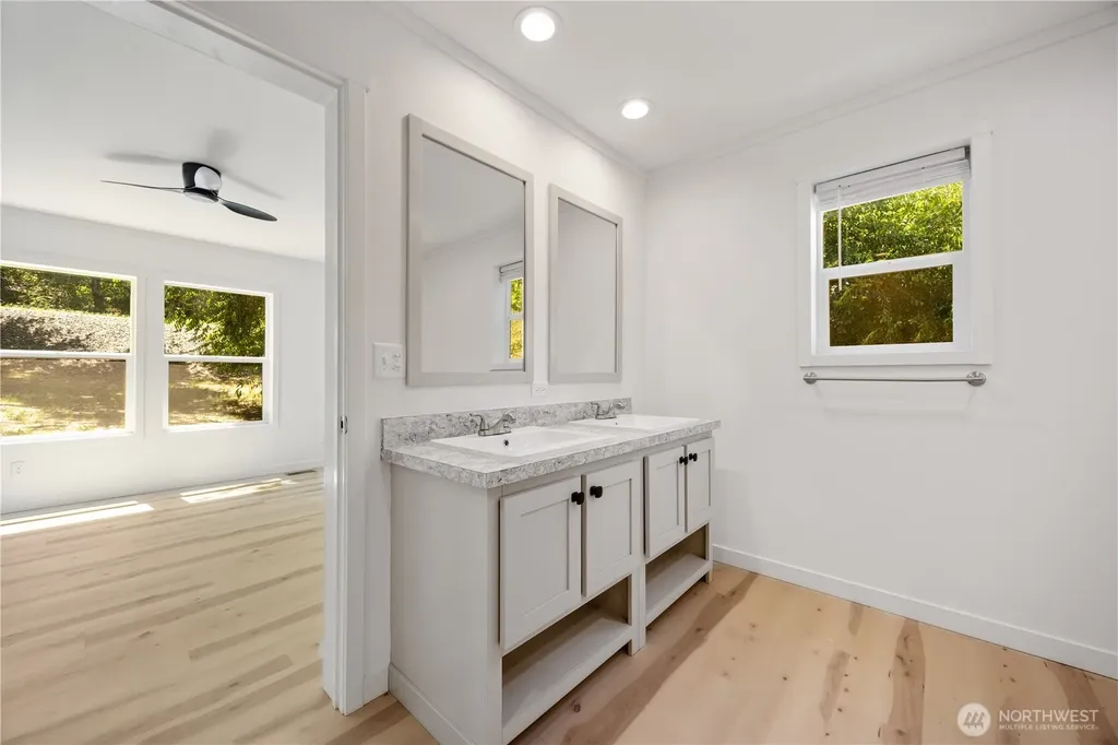 329 E Franklin Street Chelan WA 98816