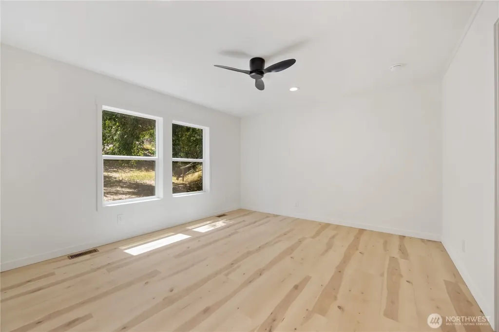 329 E Franklin Street Chelan WA 98816