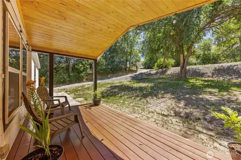 329 E Franklin Street Chelan WA 98816
