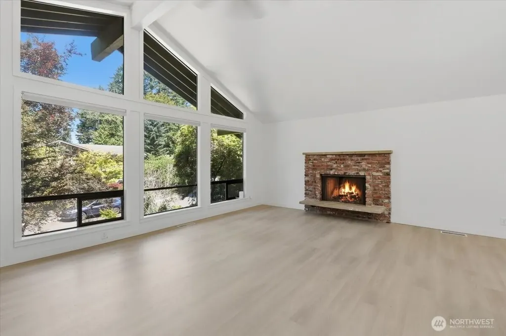 12017 NE 68th Place Kirkland WA 98033