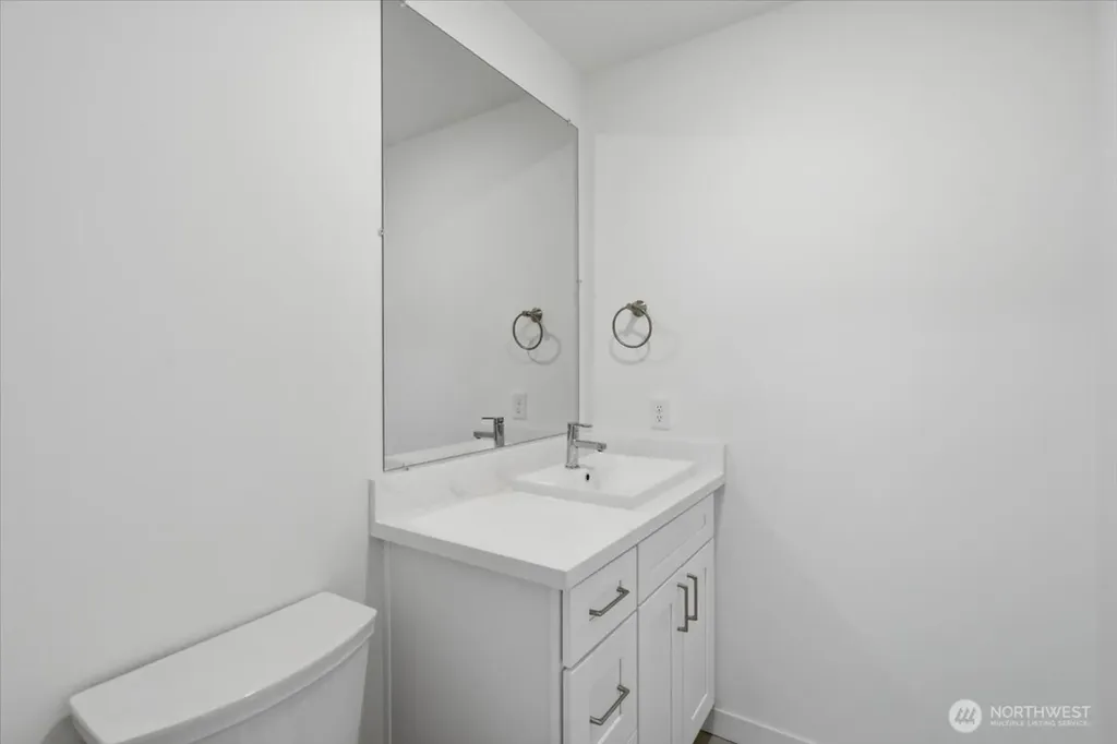 12017 NE 68th Place Kirkland WA 98033