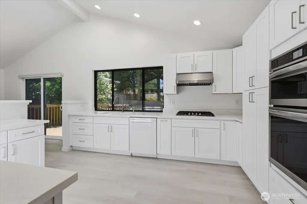 12017 NE 68th Place Kirkland WA 98033