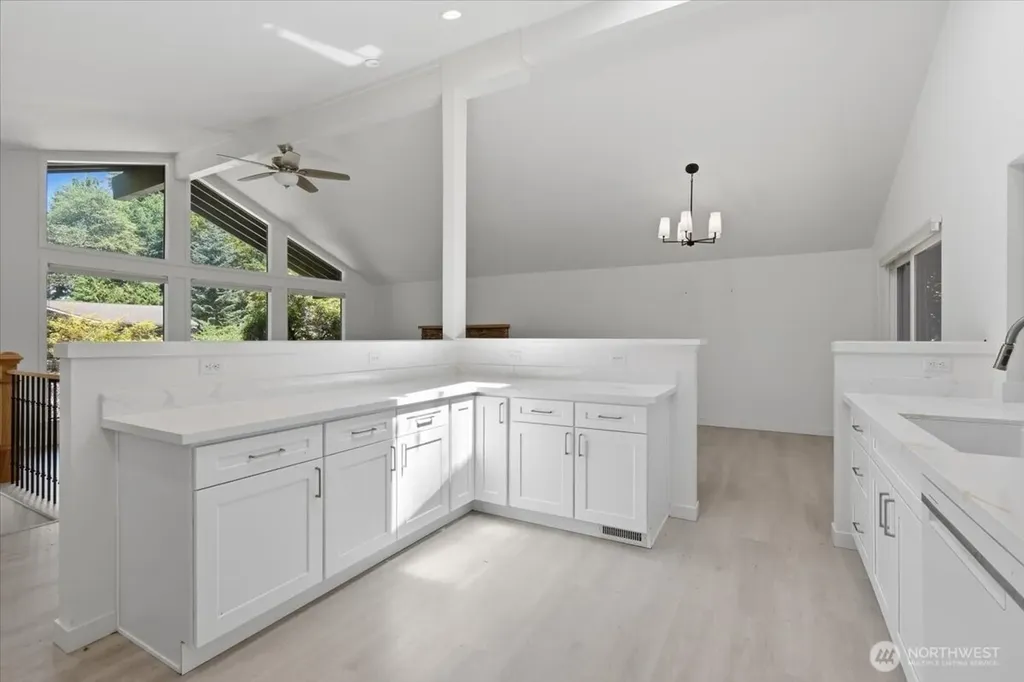 12017 NE 68th Place Kirkland WA 98033