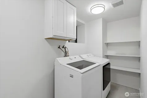 12017 NE 68th Place Kirkland WA 98033