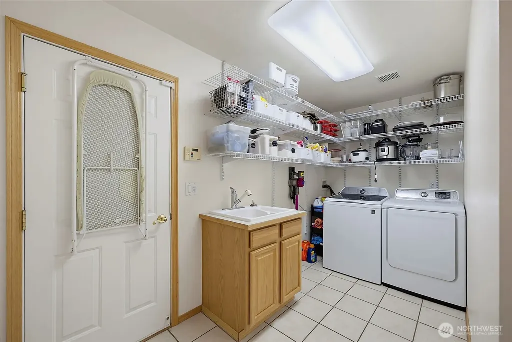 12209 133rd Avenue E Puyallup WA 98374
