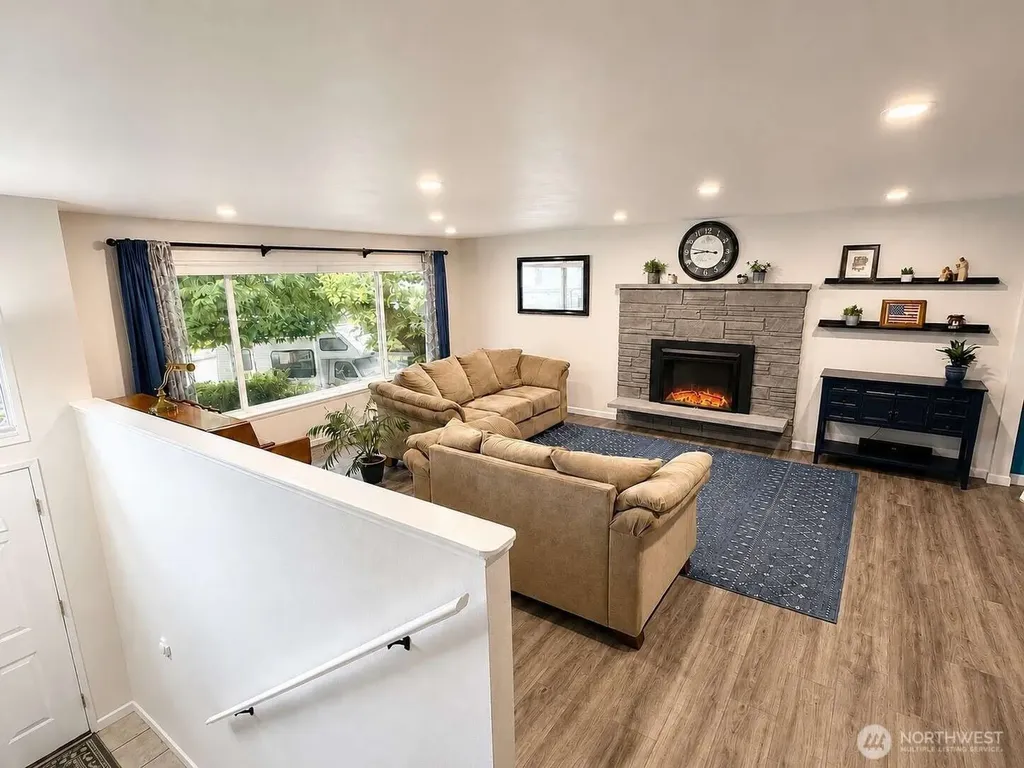 13042 SE 184th Place Renton WA 98058