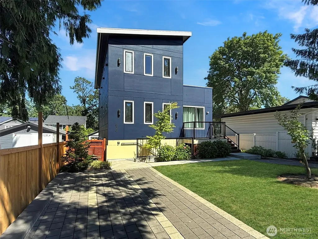 620 Stevens Avenue NW Renton WA 98507